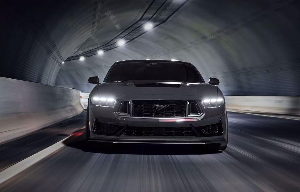 Mustang Dark Horse.