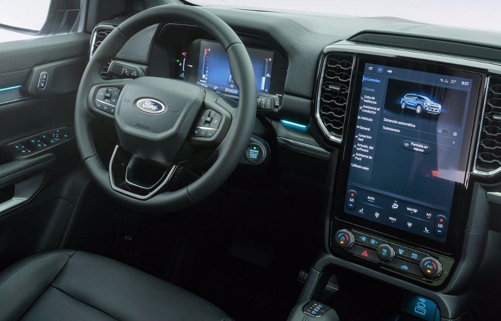 Interior de Everest Titanium.